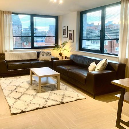 Large Stylish 3 Bedroom City Centre Apartment Free Secure Parking Ливърпул Екстериор снимка