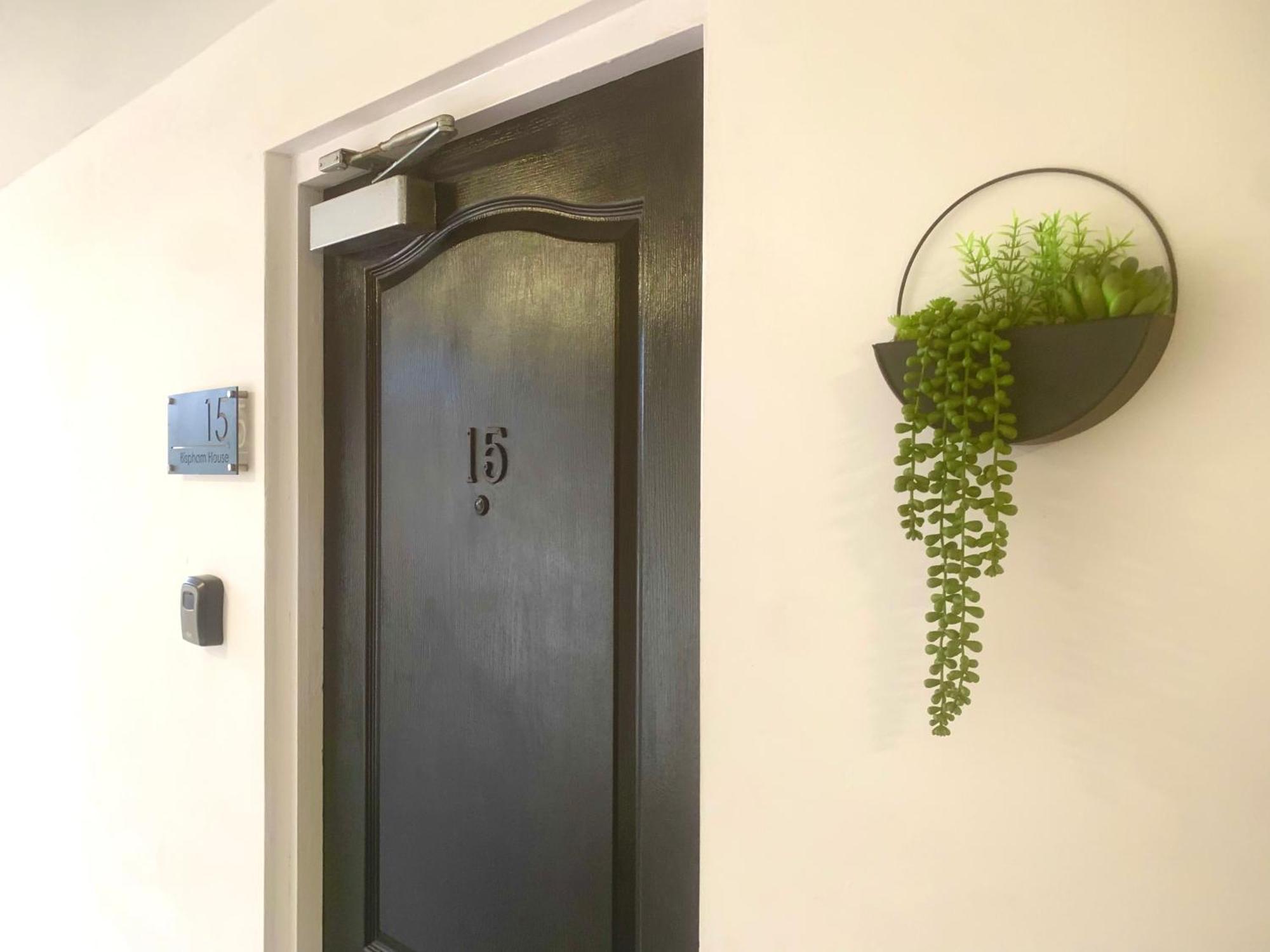 Large Stylish 3 Bedroom City Centre Apartment Free Secure Parking Ливърпул Екстериор снимка