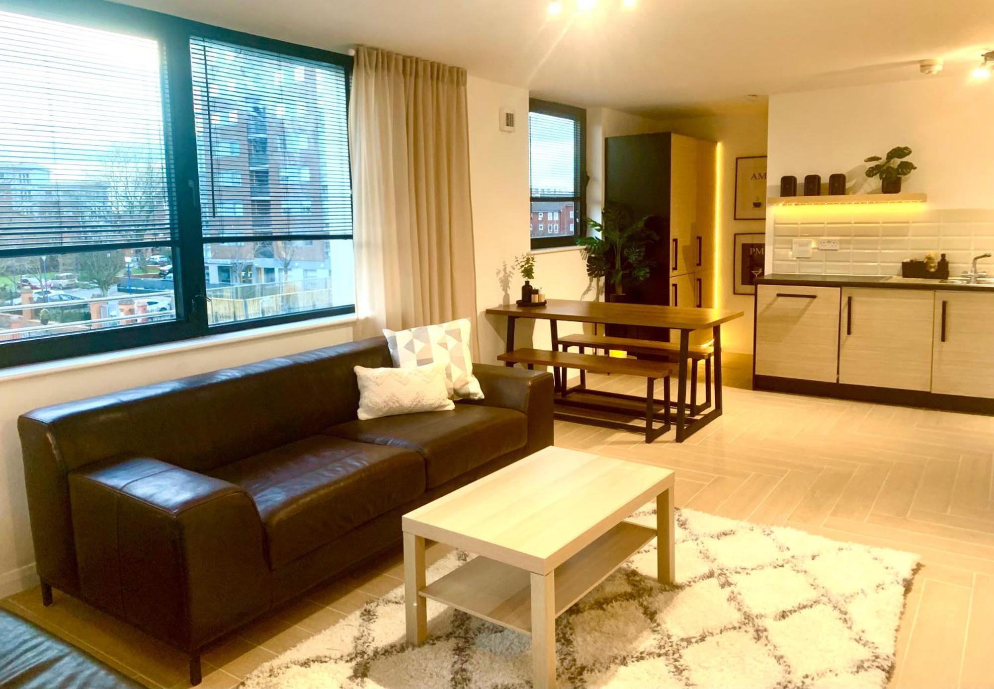 Large Stylish 3 Bedroom City Centre Apartment Free Secure Parking Ливърпул Екстериор снимка