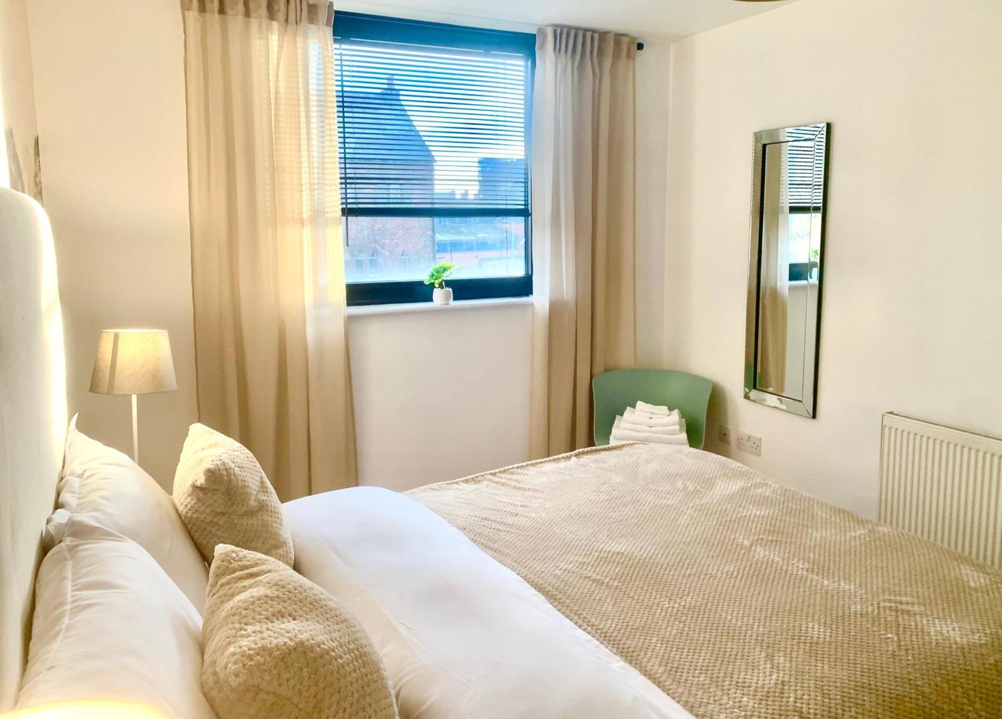 Large Stylish 3 Bedroom City Centre Apartment Free Secure Parking Ливърпул Екстериор снимка