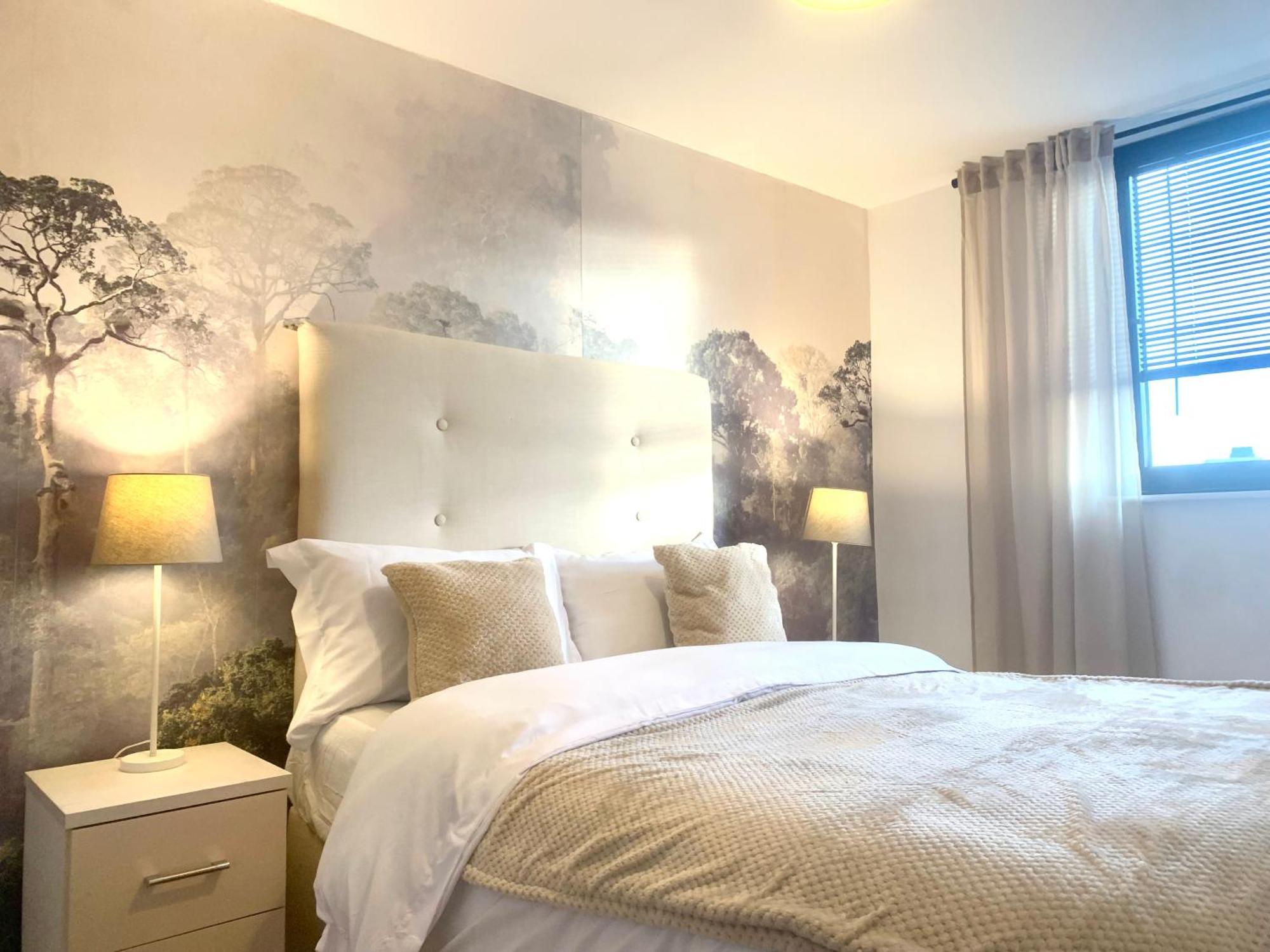 Large Stylish 3 Bedroom City Centre Apartment Free Secure Parking Ливърпул Екстериор снимка